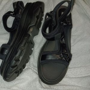 Mens koi sandals size 12
